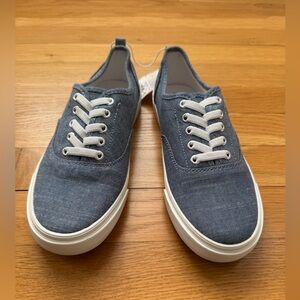 Old Navy Girls Size 3 Blue Denim Canvas Sneakers